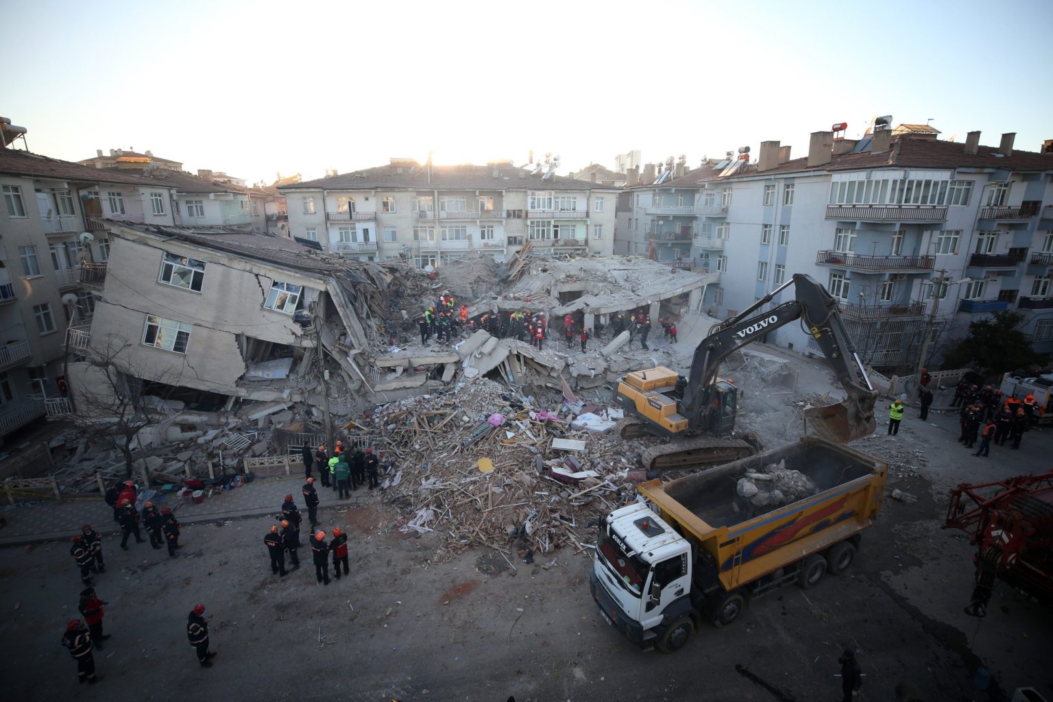 Korban Luka Akibat Gempa Bumi di Turki Meningkat Jadi 1.234 Orang